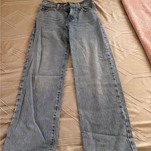 Levi’s 94 baggy jeans!
Size 24